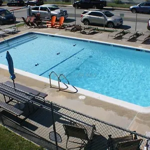 bayside-1st-floor-oc-2-br-1ba-pool-condo-close-to-jolly.ocean-city-hotels.net/