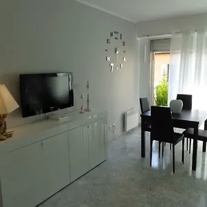 residence-albert-premier.fr-provencehotel.com/